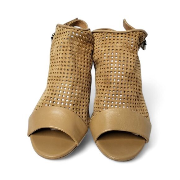 Tahari Eloise Perforated Suede Slingback Heels Women's Tan Peep Toe Bootie 7 - Picture 3 of 11